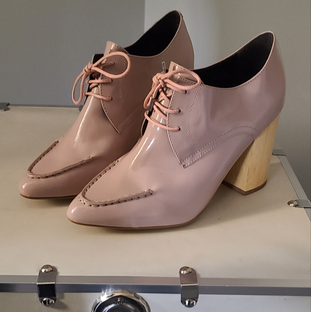 Anthropologie Pied Juste Tipo Lace up Booties